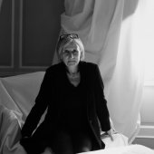 Lire la critique de Chapitre 2 - Le nez dans les essais : Isabelle Doyen compose Nuit de bakélite